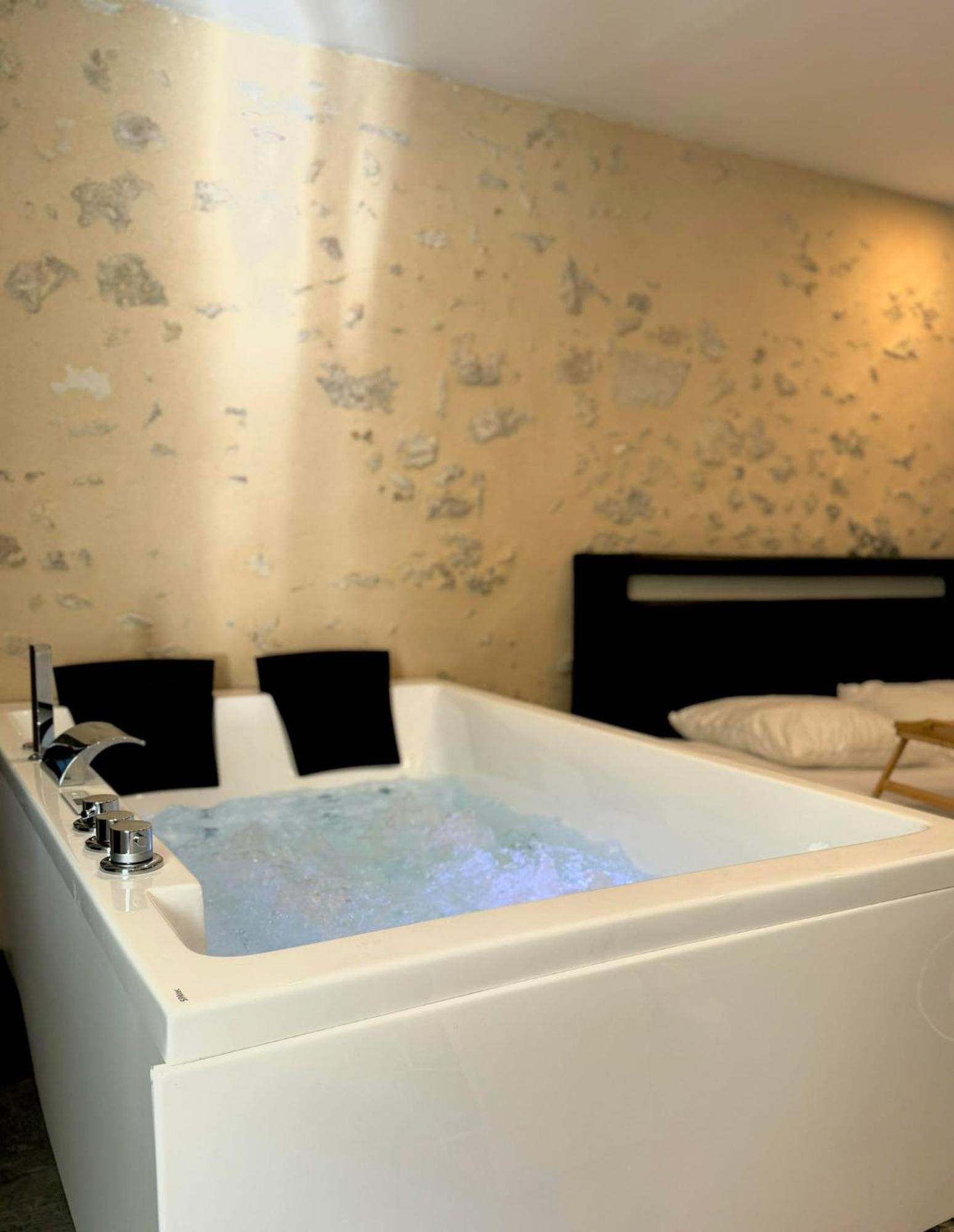 Love Queen Spa Detente Blois Extérieur photo